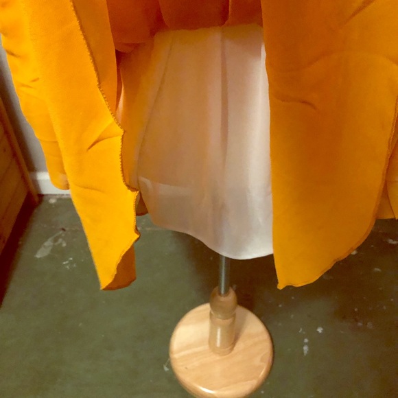 COLD SHOULDER RUFFLED SHEER BLOUSE WITH LINING. TUNIC LENGTH . - Picture 3 of 6